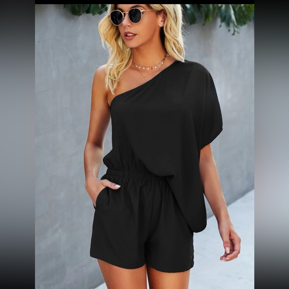 Shein Lune one shoulder batwing romper jumpsuit NEVER WORN! ❤️